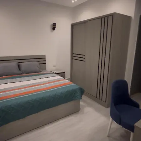 Flat In Elhambra