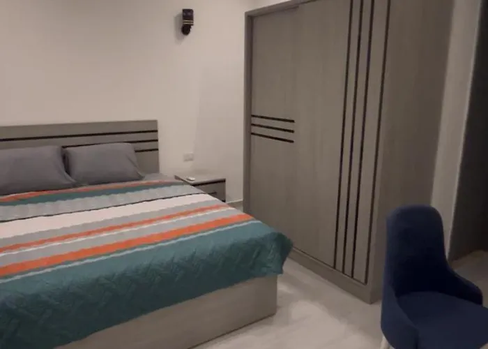 Flat In Elhambra