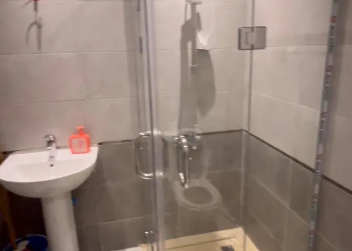 Flat In Elhambra Apartmanhotel Gurdaka