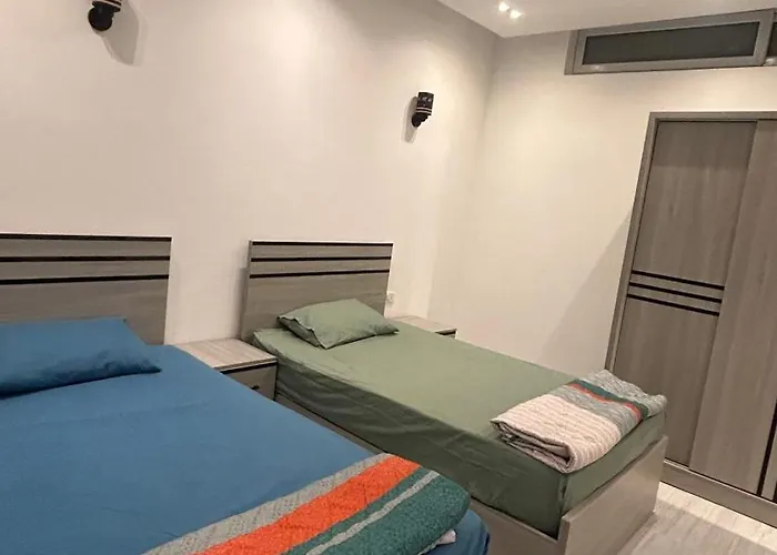 Flat In Elhambra Apartmanhotel Gurdaka