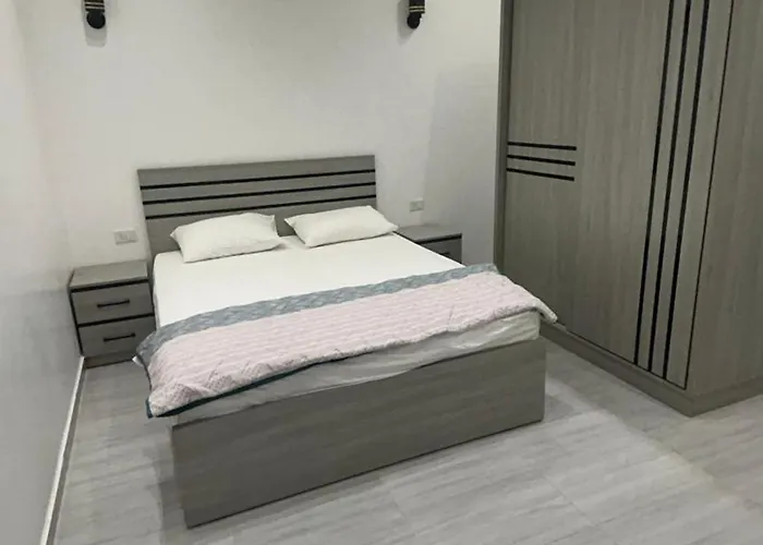 Apartmanhotel Flat In Elhambra Gurdaka